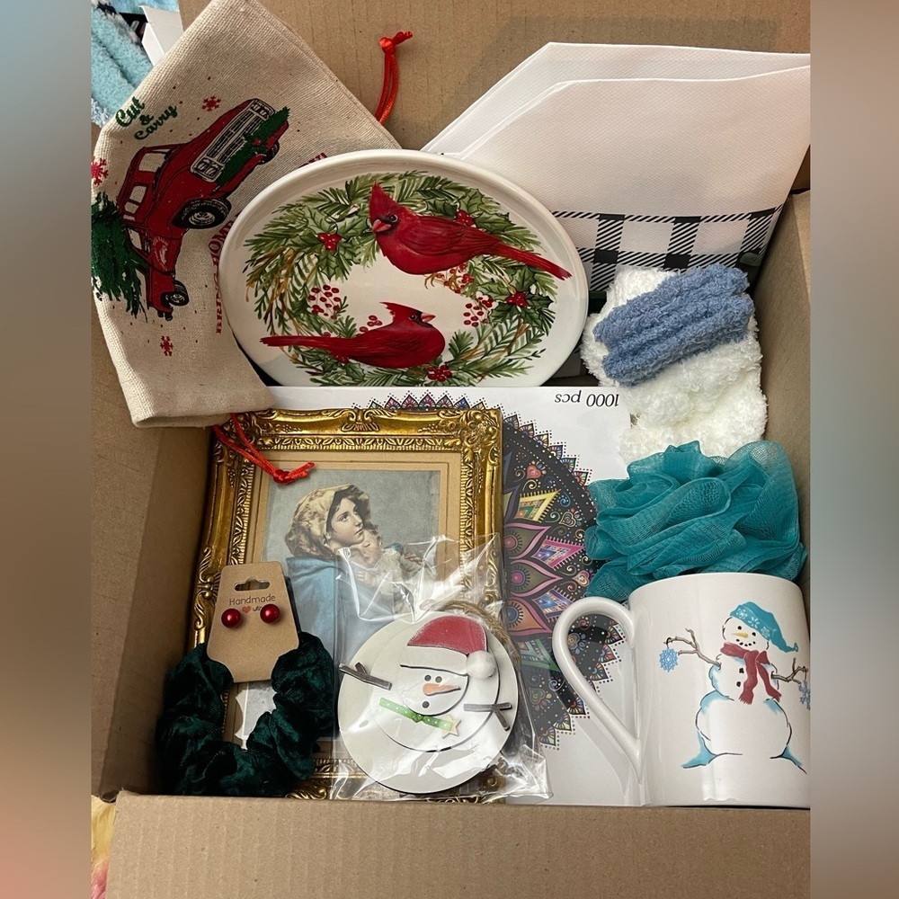 High END Amazon MYSTERY Box, Brand New 📦 🔥 NO JUNK, Gifts, Men Women 5 ⭐️ rating - Picture 5 of 16